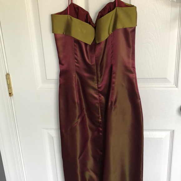 Formal gown - Picture 2 of 5